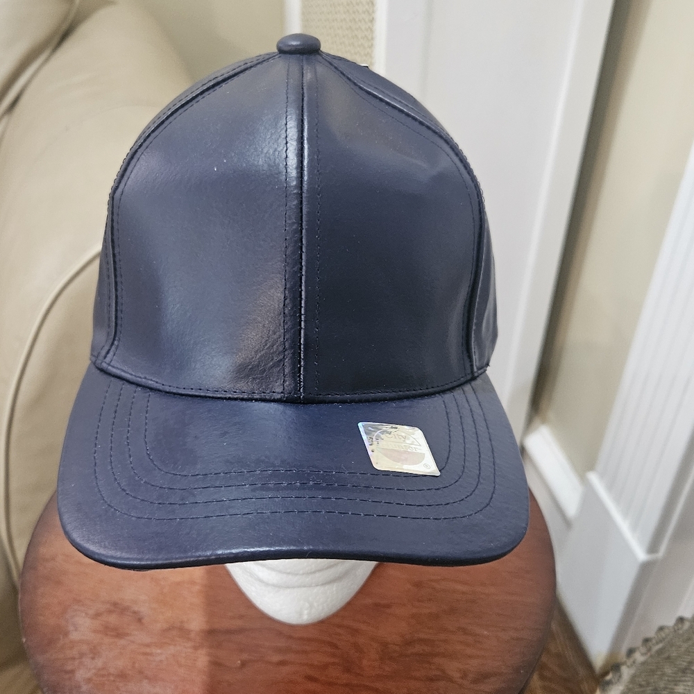 Leather cap - Picture 2 of 3